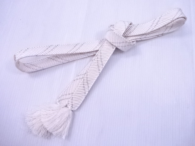 リサイクル　和装小物　帯締め　銀糸　礼装用　正絹　手組　平組